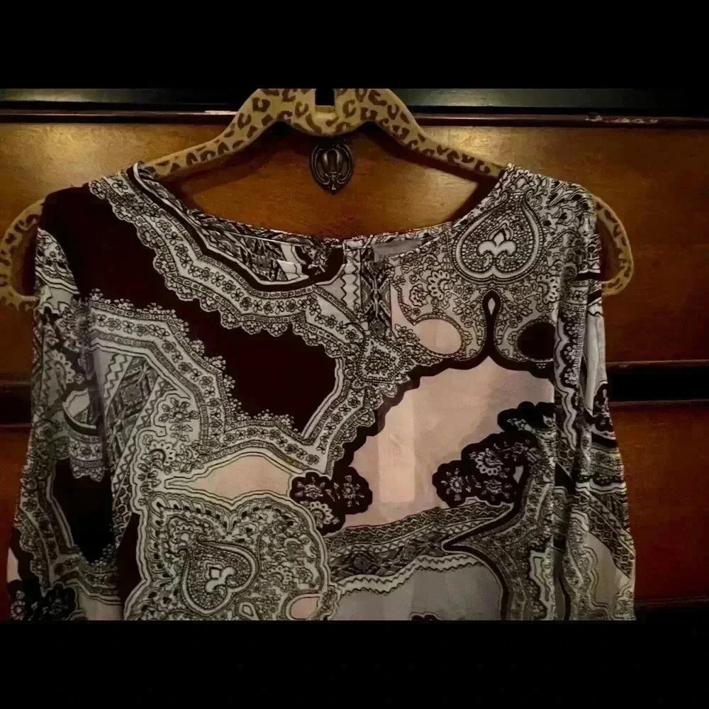 CHICO COLD SHOULDER TOP NWT SIZE 1